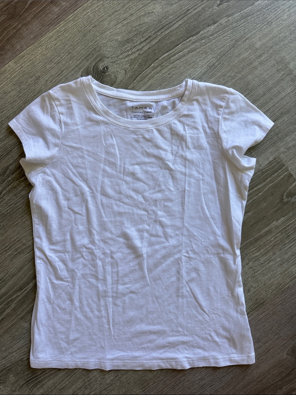 Tahari White Short Sleeve Crew Neck Tee